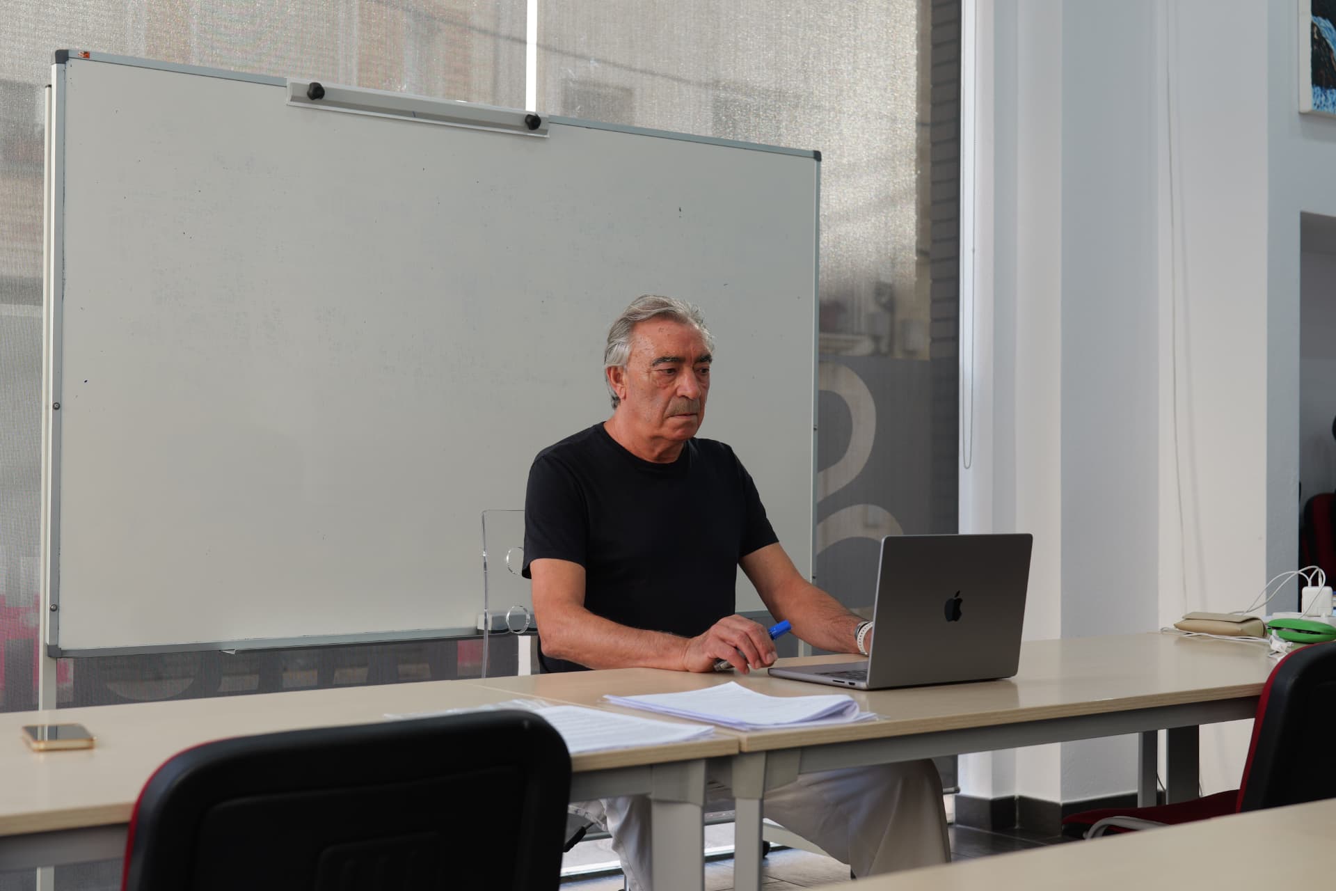 Director del Centro de Formación Pitarch en el aula
